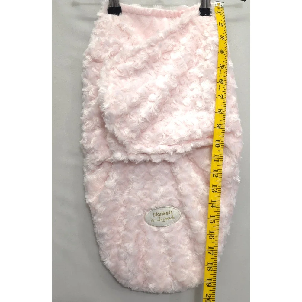 Blankets and Beyond Baby Swaddles Sleepers Cozy Rosette Swirl‎ Soft Pink